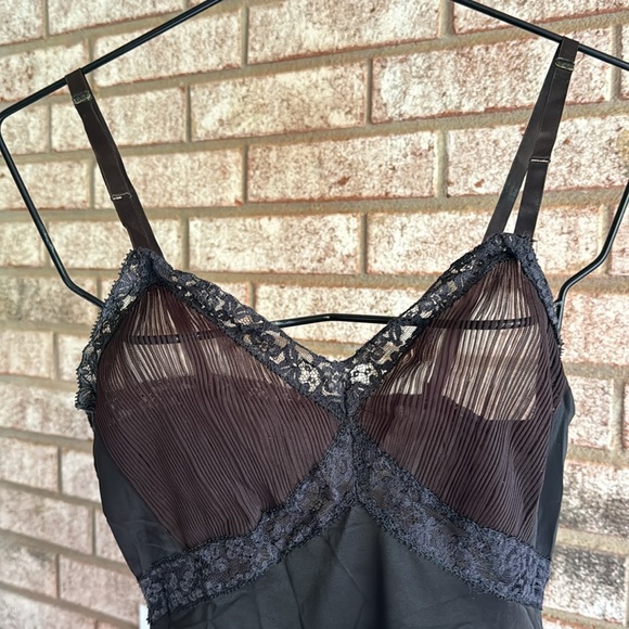 Vintage 50s Vanity Fair Sz 32 Crystal Pleat full slip Black...